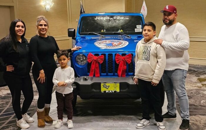 2023 Jeep Winner Alfredo Bueno and family